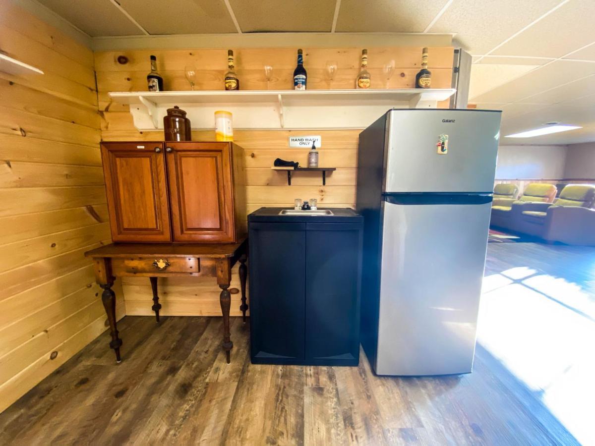 Modern Rustic Countryside Downstairs Guesthouse セバービル エクステリア 写真