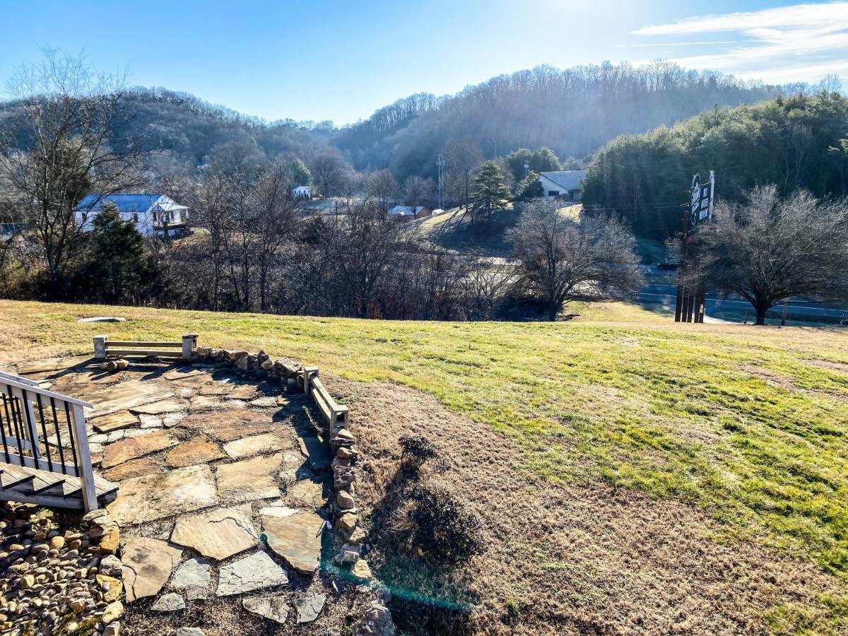 Modern Rustic Countryside Downstairs Guesthouse セバービル エクステリア 写真