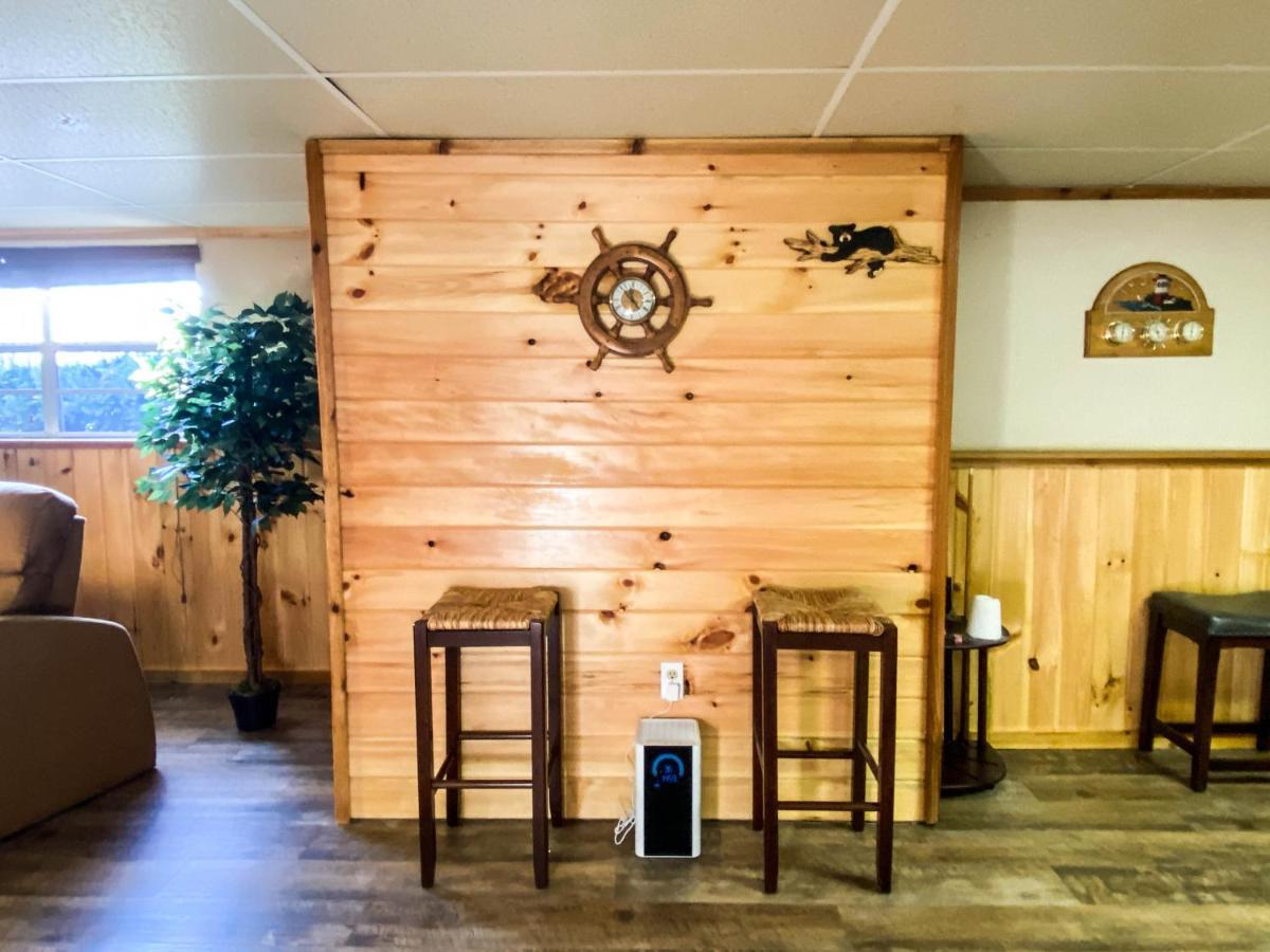 Modern Rustic Countryside Downstairs Guesthouse セバービル エクステリア 写真